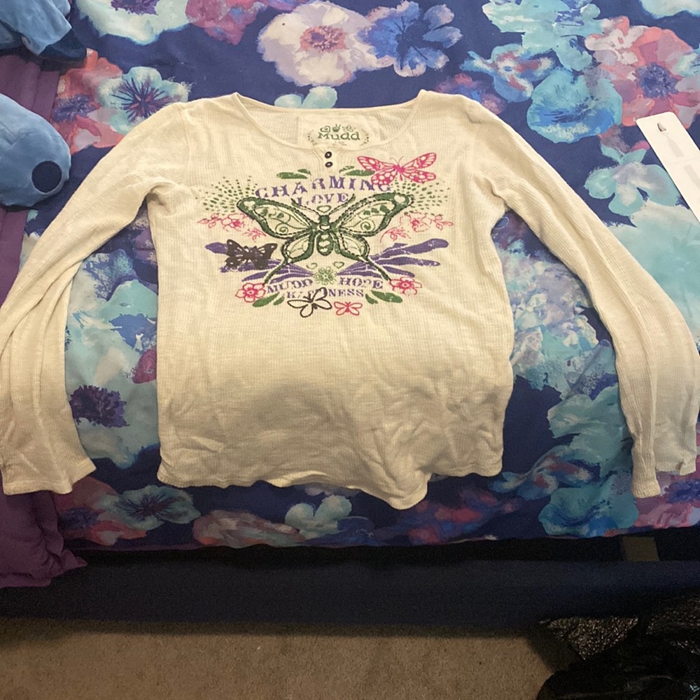 A long sleeve vintage Mudd shirt